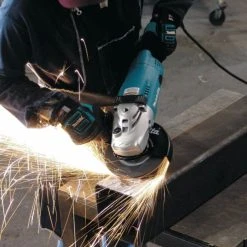 Makita GA7021 - 7" Angle Grinder, With AC/DC Switch -Mi-T-M store b4a30c9b 7731 4d91 9af6 99b23b28c050 ga7021 a 1500px