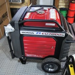 Honda EU7000iS 7000 Watt Electric Fuel Injected Generator -Mi-T-M store dsc00407 2