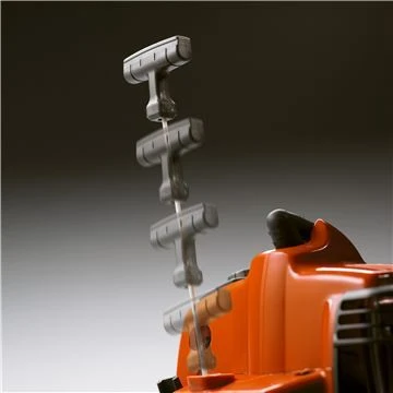 Husqvarna 122C 21.7cc Curved Shaft Smart Start String Trimmer 5 Husqvarna 122C 21.7cc Curved Shaft Smart Start String Trimmer - Image 5